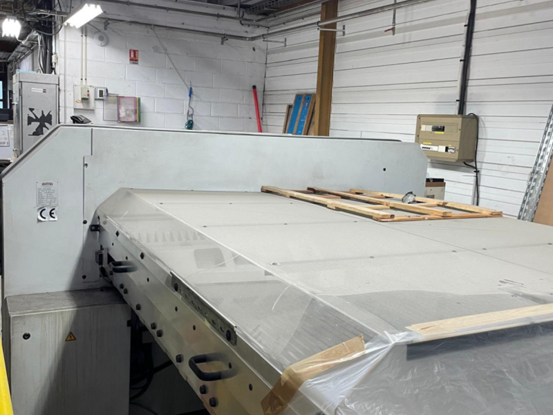 Schneider SENATOR 155 – Massicot guillotine industriel